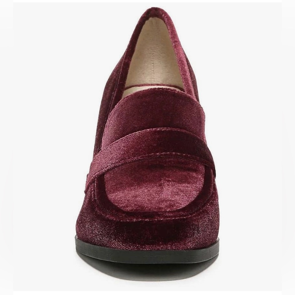 LIFE STRIDE Soft System Farrah Velvet Slip-On Pumps | Size 7.5 Wide - Picture 2 of 14